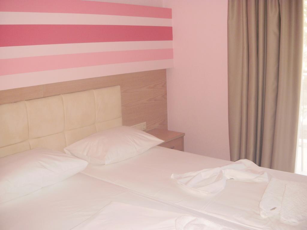Klimis Rooms & Apartments Potos Kamer foto