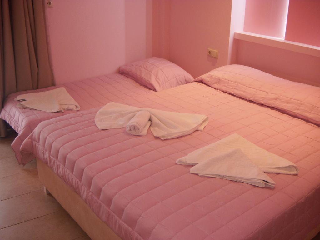 Klimis Rooms & Apartments Potos Kamer foto